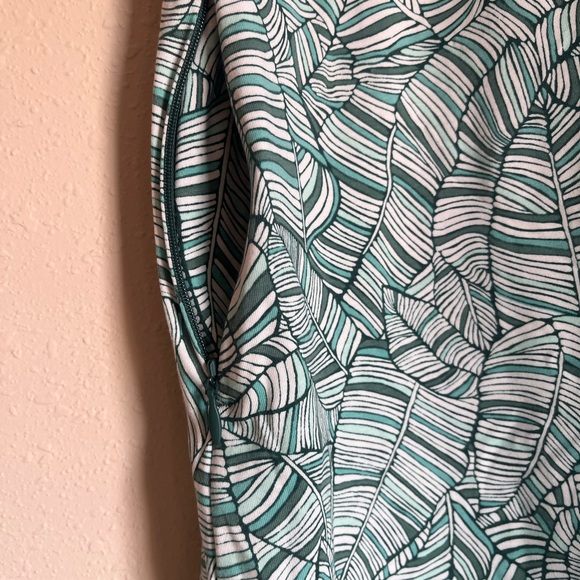 Title Nine :: Breeze Green Leaf Print :: Activewear Dress :: Small - Picture 4 of 13